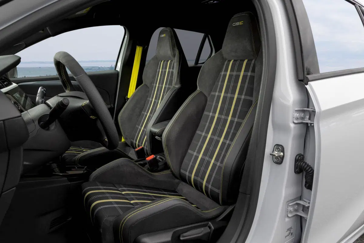 Opel Corsa GSE: prestazioni da vera hot hatch, ma ha senso un'elettrica così? [VIDEO]