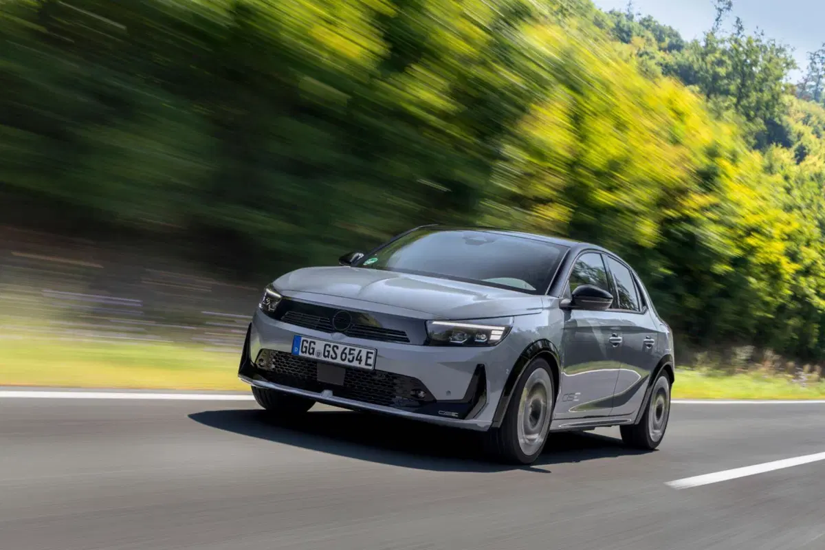 Opel Corsa GSE: prestazioni da vera hot hatch, ma ha senso un'elettrica così? [VIDEO]