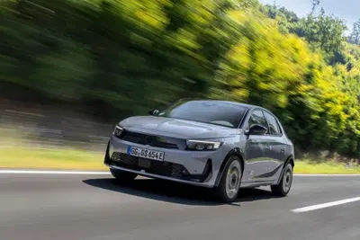 Opel Corsa GSE: prestazioni da vera hot hatch, ma ha senso un'elettrica cos&igrave;? [VIDEO]