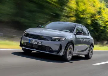 Opel Corsa GSE: prestazioni da vera hot hatch, ma ha senso un'elettrica così? [VIDEO]