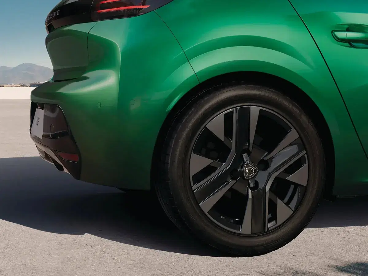 Peugeot 208 e 2008 ENVY, la nuova serie speciale è più ricca: prezzi e novità (10)