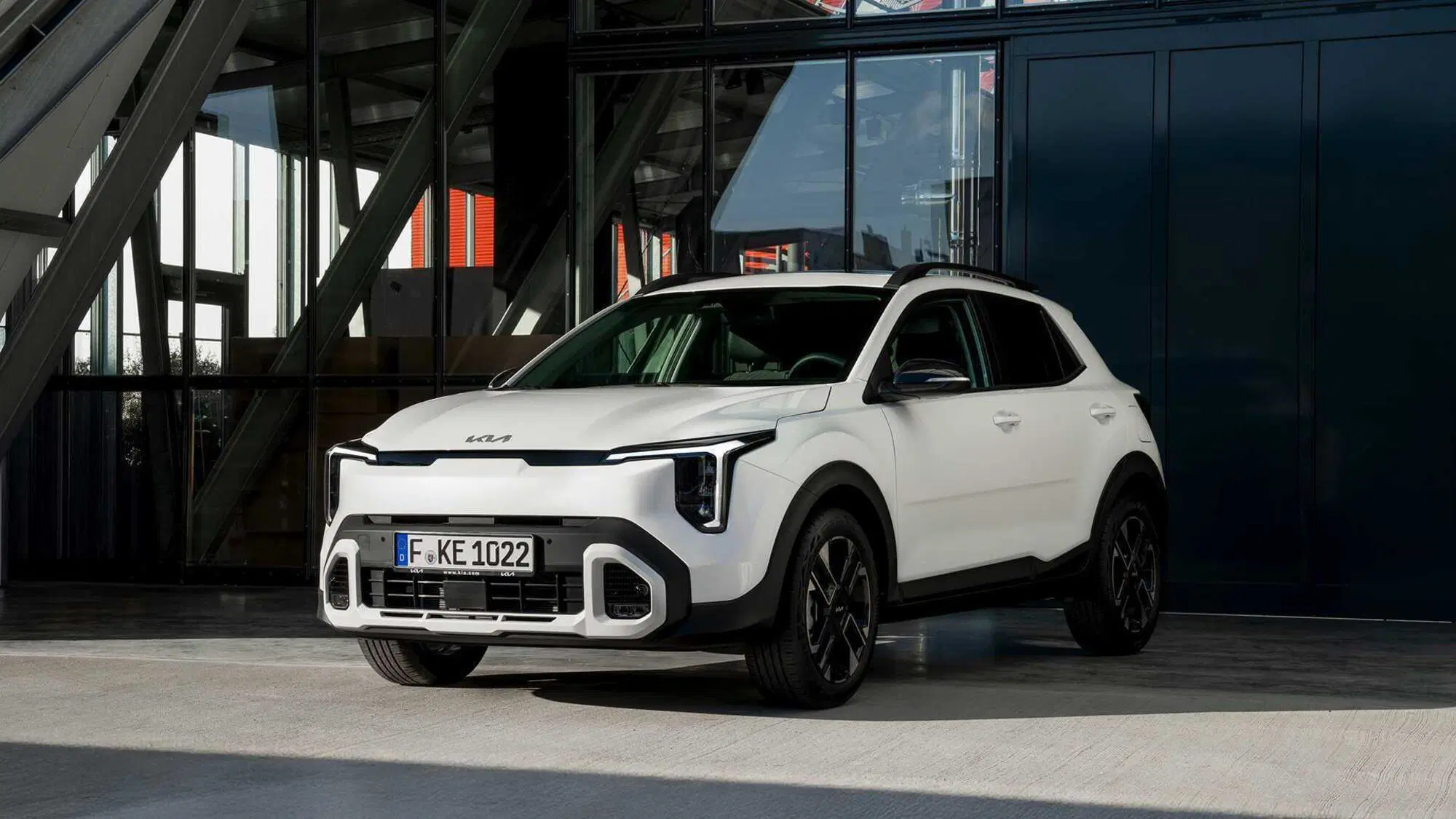 Kia Stonic a 119 euro al mese: 5.850 euro di sconto, ora i rivali hanno un problema