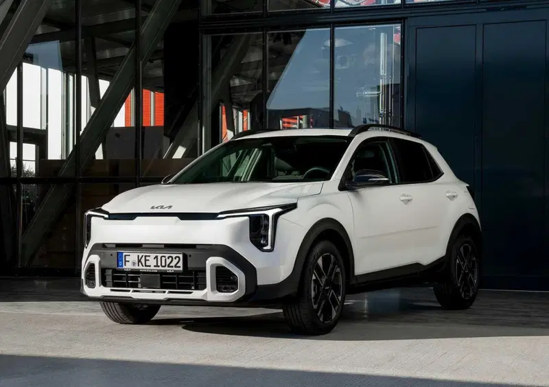 Kia Stonic a 119 euro al mese: 5.850 euro di sconto, ora i rivali hanno un problema