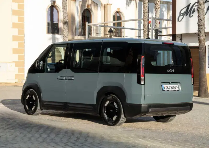 Kia PV5 (2025-->>) (5)