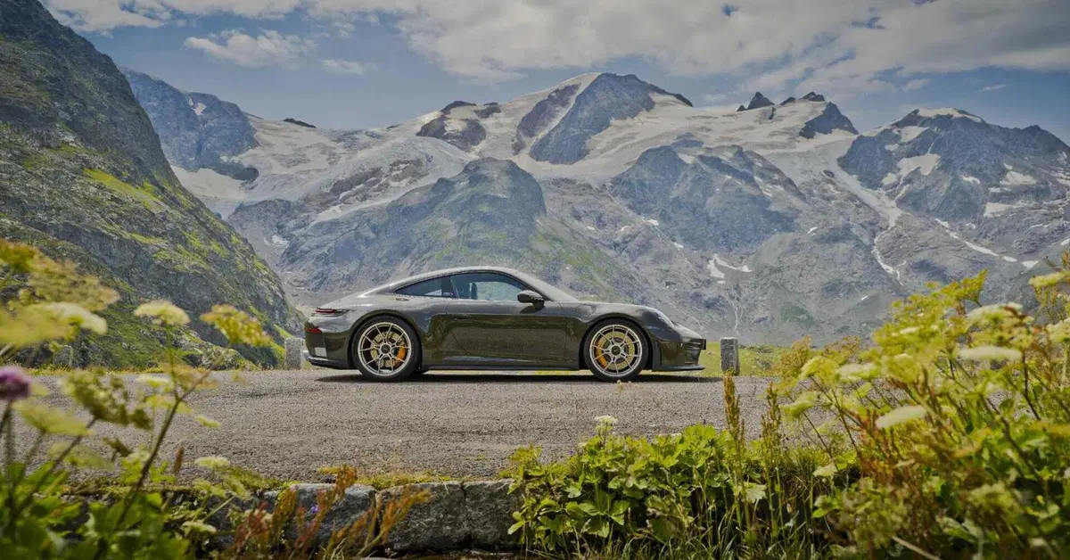 Porsche 911 GT3 Bergsport: 100 esemplari nati per le Alpi, e il cambio manuale &egrave; di serie