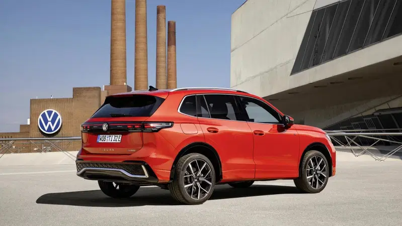 VW alza bandiera bianca in Cina: la nuova strategia punta su altri mercati (ma la minaccia resta)