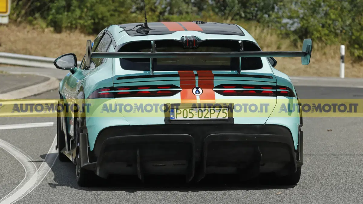 Denza Z9 GT Xtreme: ecco come Denza vuole battere Porsche al Nürburgring (12)