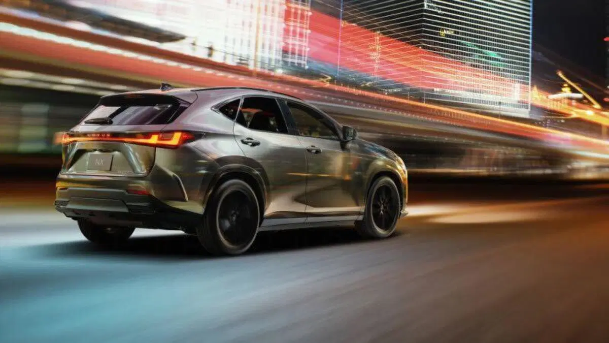 Nuova Lexus NX 2027, oltre 100 km in elettrico e 307 CV: arriva anche la ricarica rapida (6)
