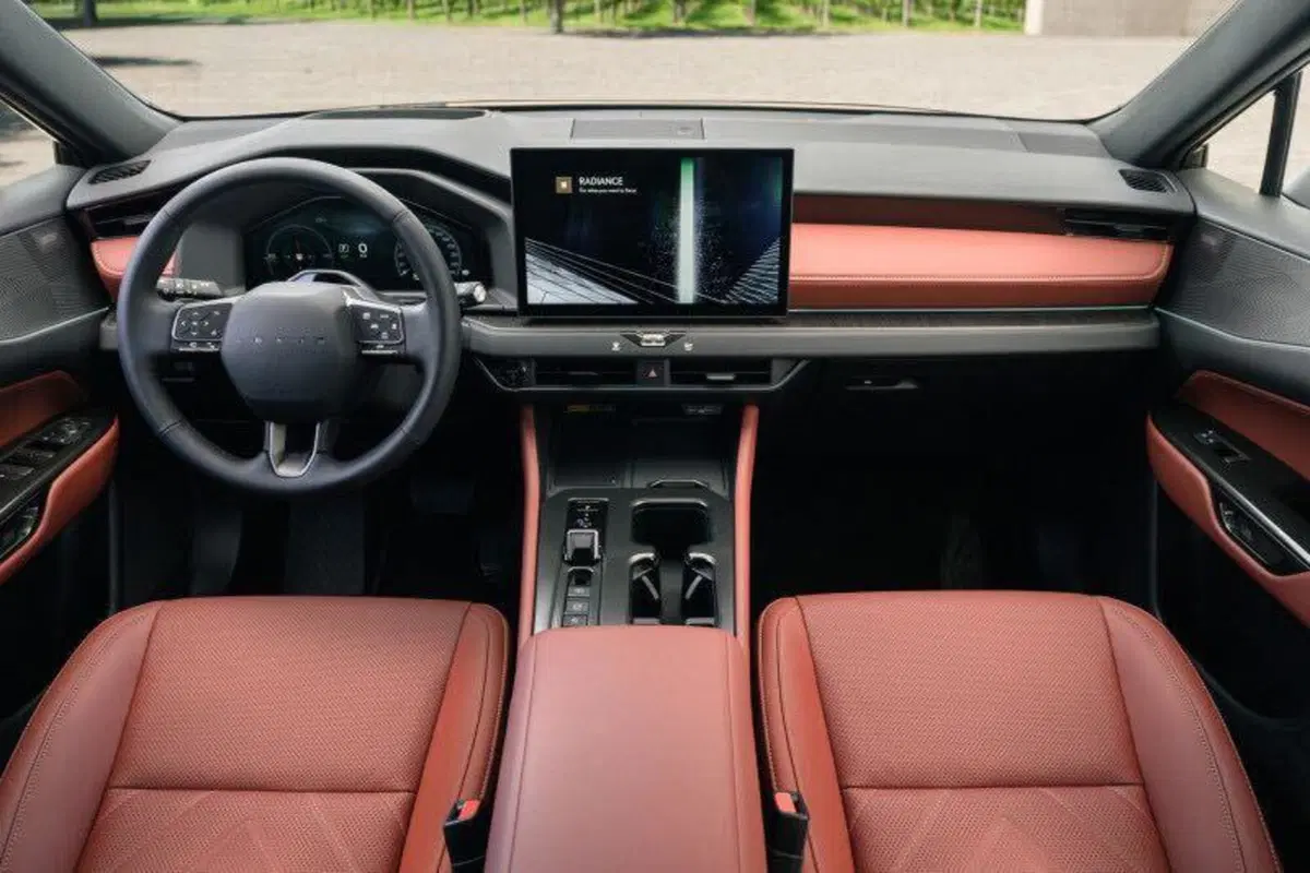 Nuova Lexus NX 2027, oltre 100 km in elettrico e 307 CV: arriva anche la ricarica rapida (14)