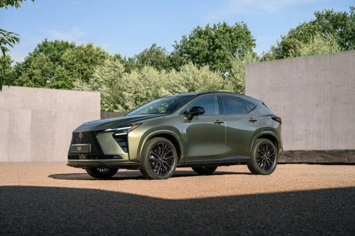 Nuova Lexus NX 2027, oltre 100 km in elettrico e 307 CV: arriva anche la ricarica rapida (21)
