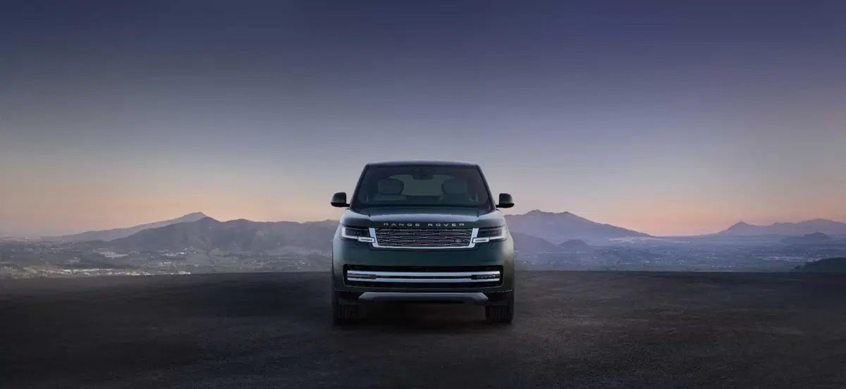 Range Rover elettrica da 550 CV: cambia tutto tranne una cosa (12)