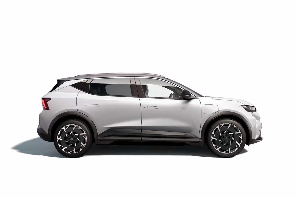 Renault Scenic E-Tech Electric 2026: fino a 642 km di autonomia e nuovo prezzo da 32.500 euro (7)