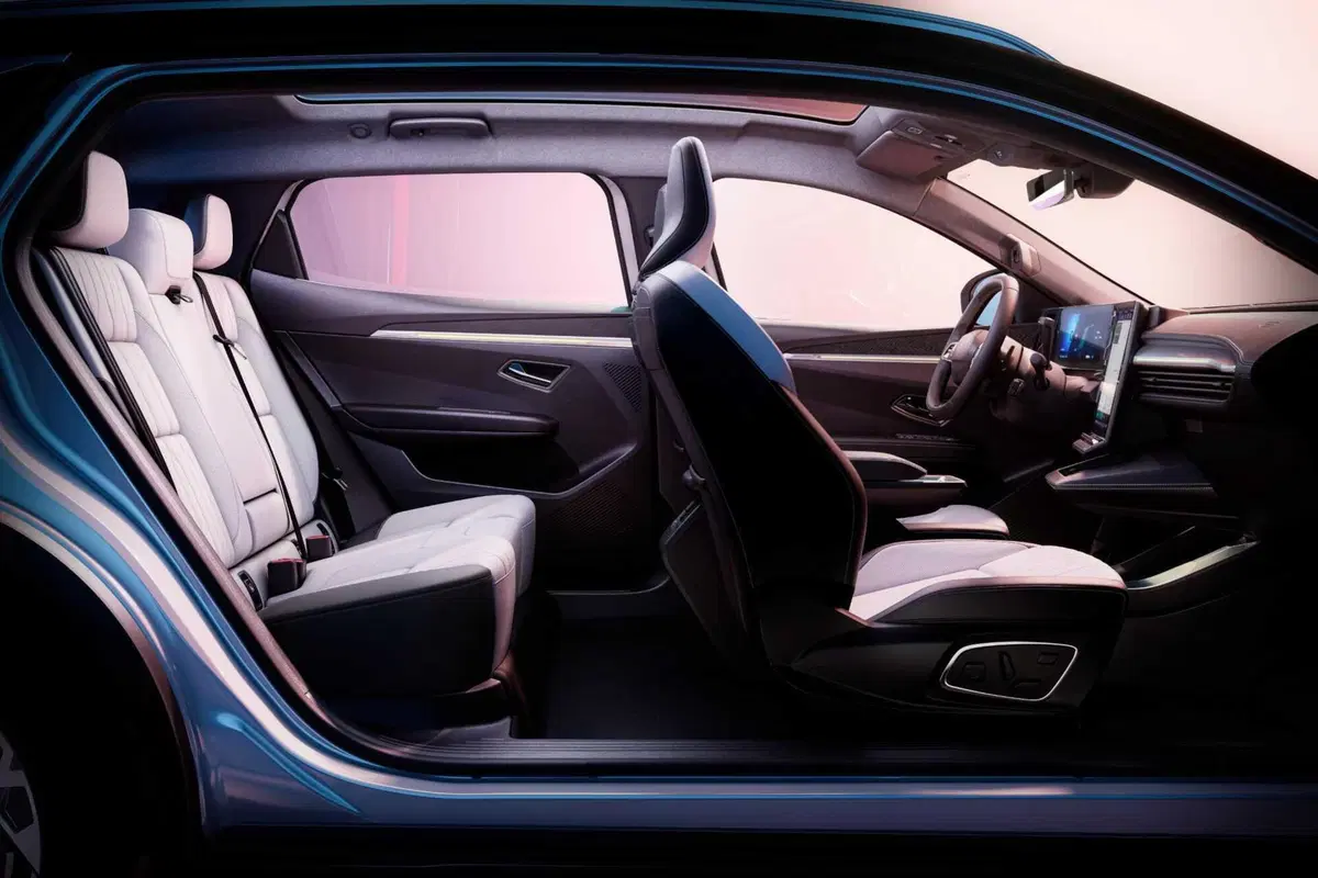 Renault Scenic E-Tech Electric 2026: fino a 642 km di autonomia e nuovo prezzo da 32.500 euro (16)