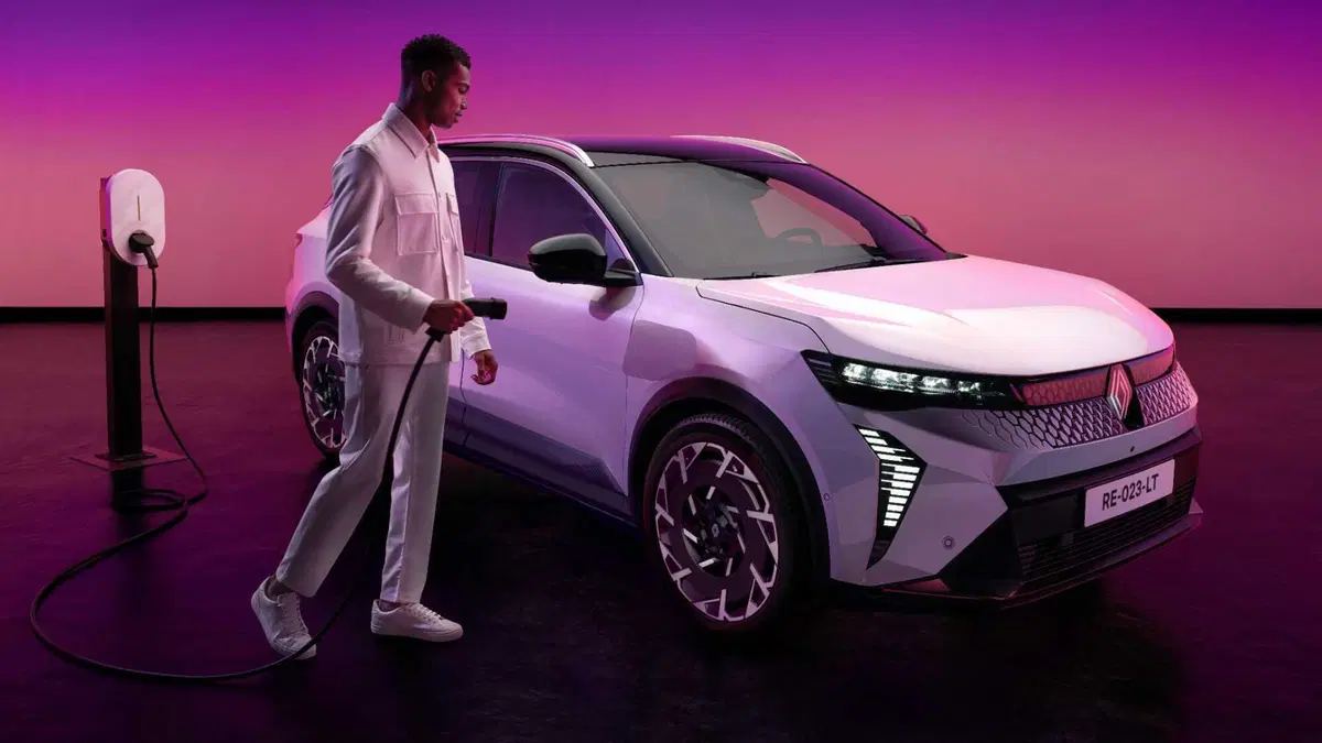 Renault Scenic E-Tech Electric 2026: fino a 642 km di autonomia e nuovo prezzo da 32.500 euro (17)