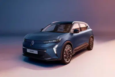 Renault Scenic E-Tech Electric 2026: fino a 642 km di autonomia e nuovo prezzo da 32.500 euro
