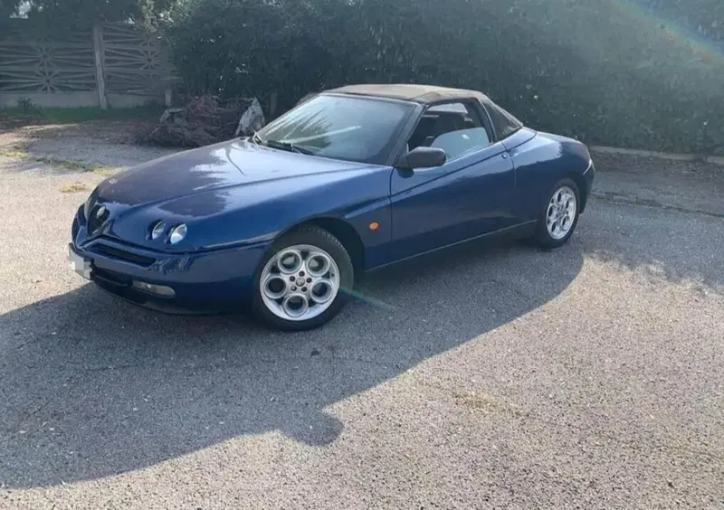 Alfa Romeo SPIDER 916 d'epoca del 1995 a Soresina