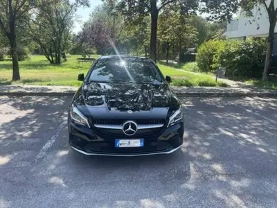 Mercedes-Benz CLA Shooting Brake 180 Business del 2017 usata a San Giovanni Lupatoto