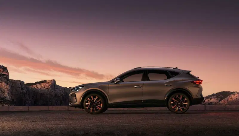 Cupra Formentor di profilo