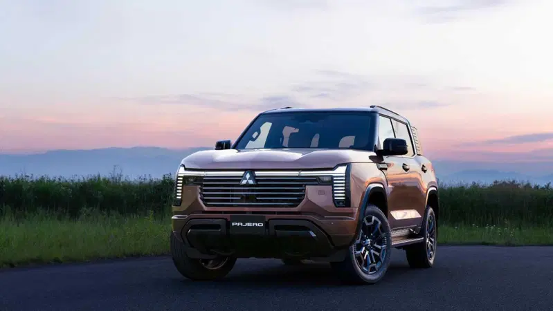 Nuova Mitsubishi Pajero: torna la leggenda del fuoristrada con telaio a longheroni, diesel 2.4 e 480 Nm