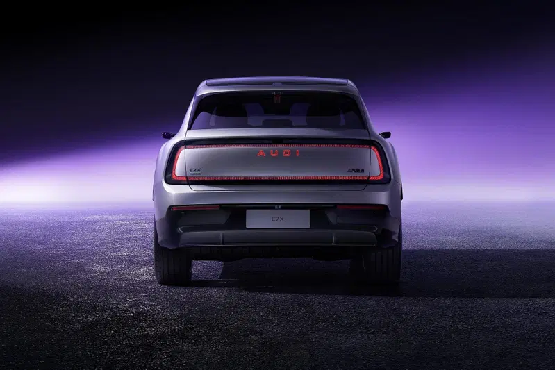 Il SUV AUDI E7X