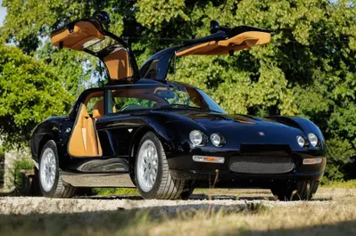 Bristol Fighter, la supercar V10 torna dopo 15 anni: solo 5 esemplari
