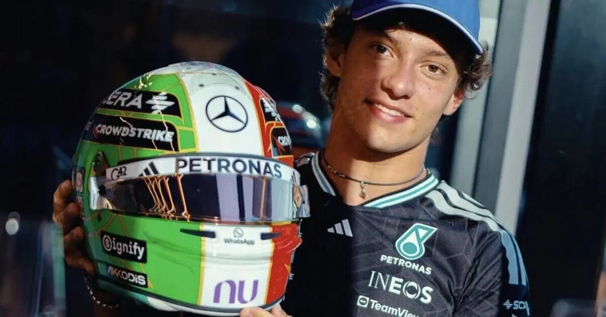 F1, Andrea Kimi Antonelli e Valentino Rossi insieme a Monza: svelato il casco speciale per il GP d&rsquo;Italia