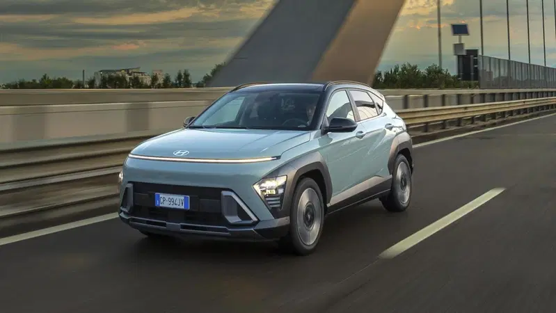 Si pu&ograve; scegliere un SUV compatto senza rinunciare a spazio, bagagliaio e dotazioni? Il caso Hyundai Kona