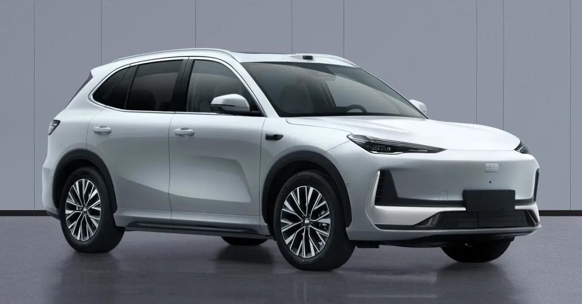 Geely sfida BYD con i nuovi supercharger da 1.800 kW: ricarica in 5 minuti