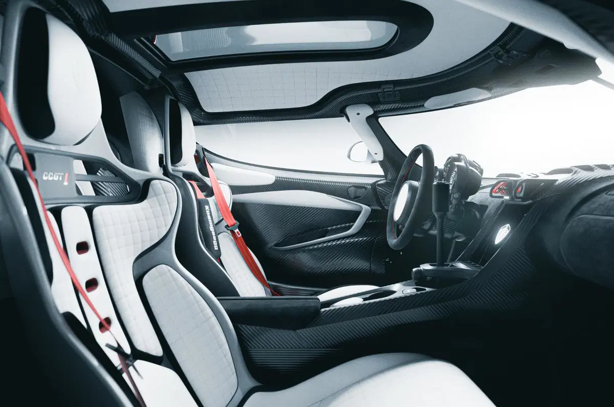 Koenigsegg CCGT1, la rivincita della hypercar che non corse mai: 1.600 CV e un'ala che pensa da sola (14)