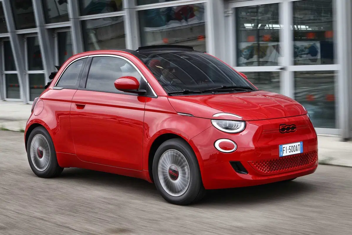 Fiat 500 Abarth, elettrica, 3+1 o Dolcevita? (3)