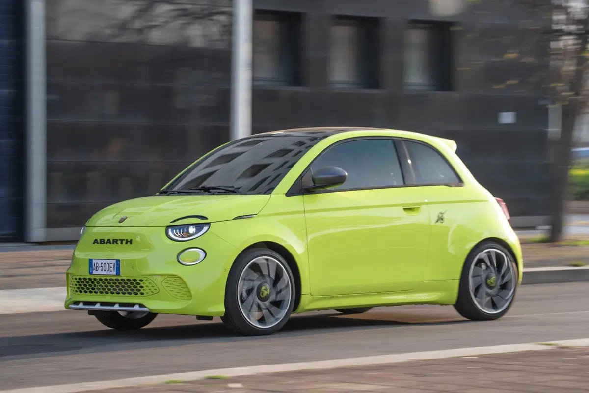 Fiat 500 Abarth, elettrica, 3+1 o Dolcevita? (4)