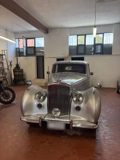 Bentley TIPO R d'epoca del 1955 a Pistoia
