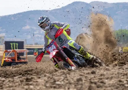 MXGP 2026 rd.17 QUALIFYING RACE – MXGP: Herlings sull’orlo… del Mondiale. MX2: Farres si tiene in gioco [VIDEO]