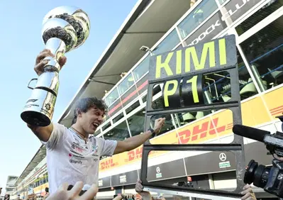 F1. Kimi Antonelli si prende Monza come una rockstar: “Il giorno più bello? Per ora sì”