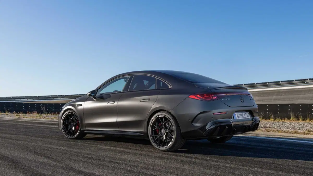Mercedes-Benz CLA (2025-->>) (2)
