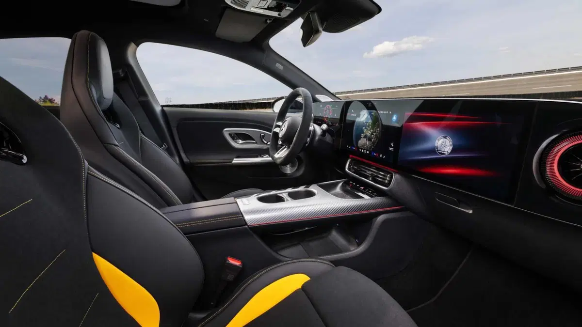 Mercedes-Benz CLA (2025-->>) (11)