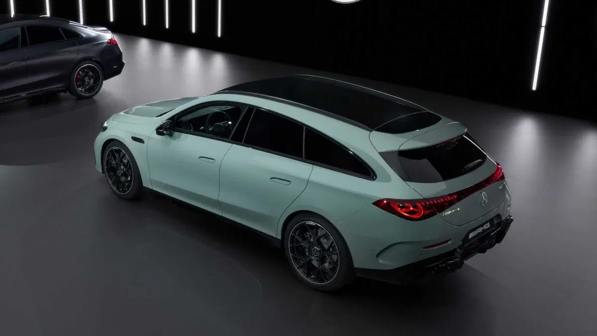 Mercedes-Benz CLA Shooting Brake Elettrica AMG 45 Advanced 4matic+ (4)
