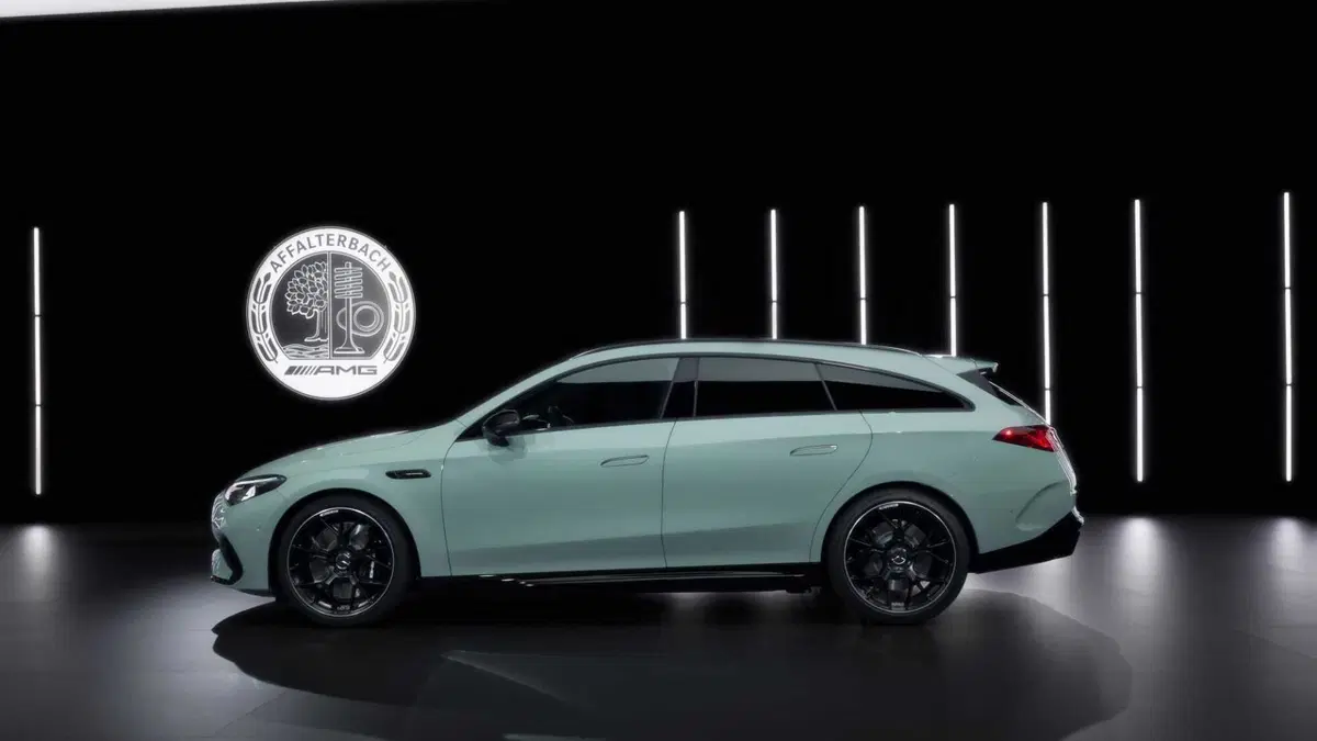 Mercedes-Benz CLA Shooting Brake Elettrica AMG 45 Advanced 4matic+ (2)