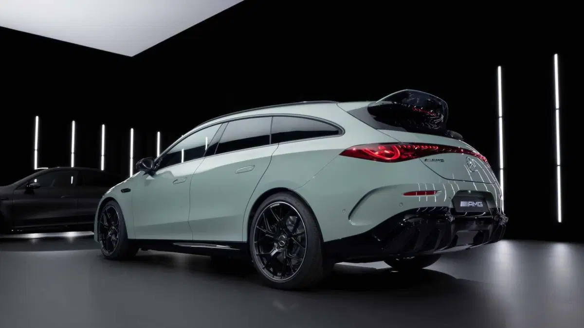 Mercedes-Benz CLA Shooting Brake Elettrica AMG 45 Advanced Plus 4matic+ (3)