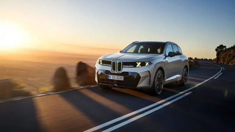 BMW X5, debutto italiano al Salone Auto Torino 2026: il nuovo SUV protagonista insieme a iX3 e i3