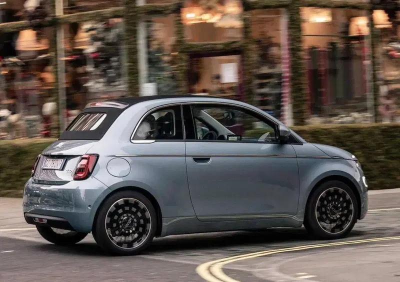 Fiat 500 Cabrio (2025-->>) (5)