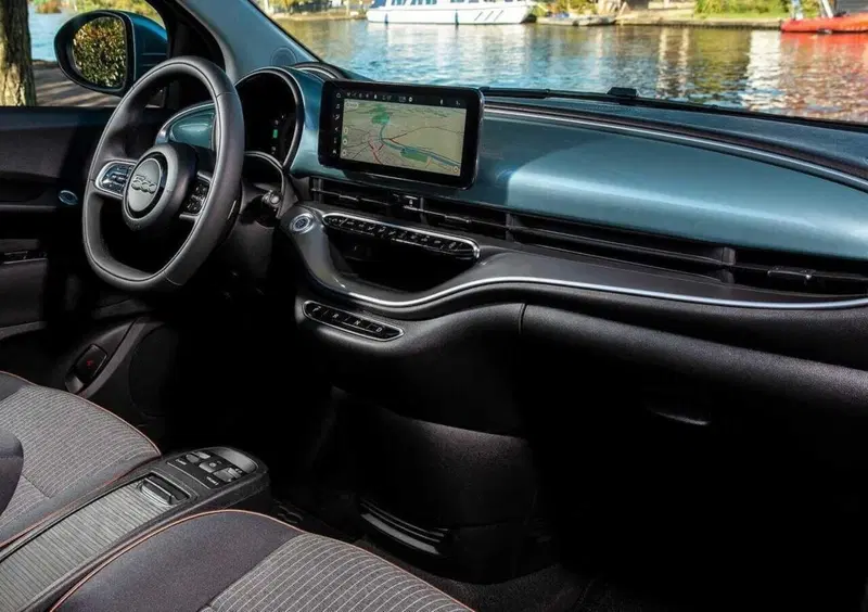 Fiat 500 Cabrio (2025-->>) (6)