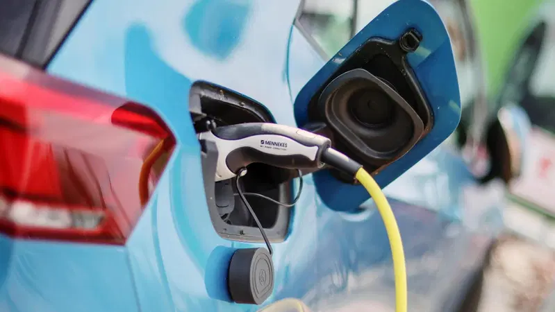 La Cina porta le batterie LFP oltre quota 200 Wh/kg: aumenta anche la velocit&agrave; produttiva