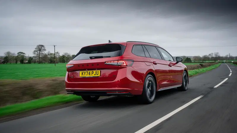 Skoda Superb verso l'addio: Octavia e Superb potrebbero diventare una sola auto