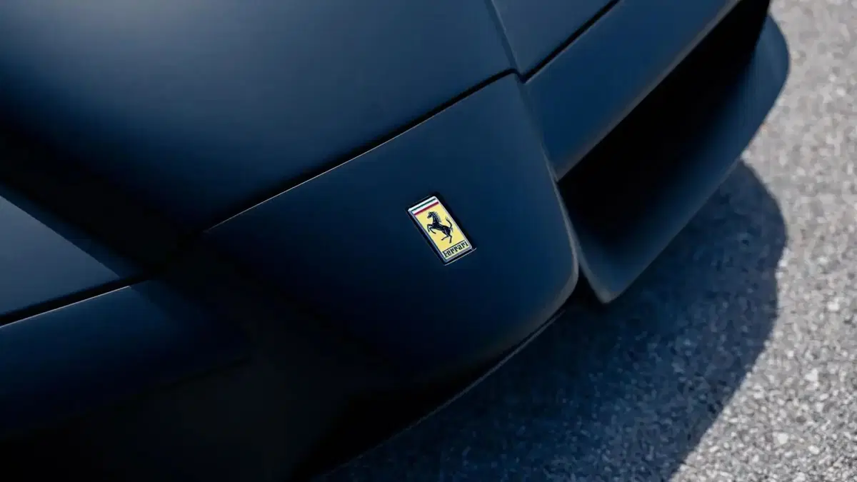 Ferrari Enzo nera opaca, ne esiste una sola al mondo: ora è in vendita (29)