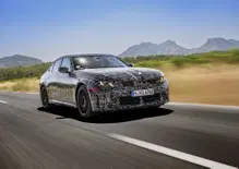 Nuova BMW Serie 3, la M350 xDrive scalda i motori a Miramas: 443 CV e Drift Moment