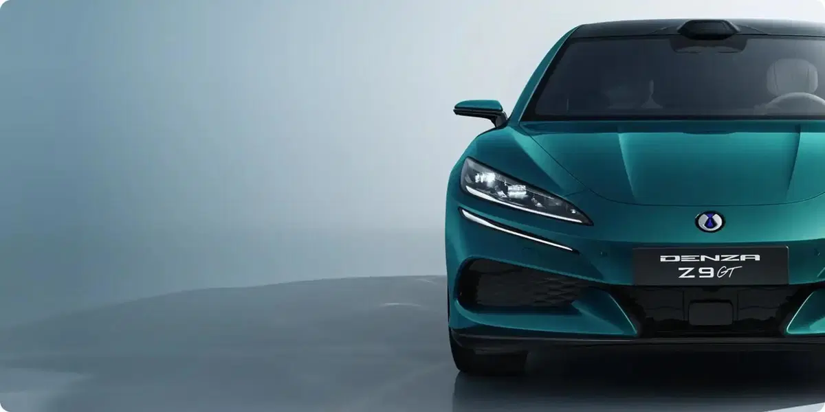 Denza Z9 GT, l'elettrica da 1.140 CV ora costa meno: BYD toglie il lusso, non la potenza
