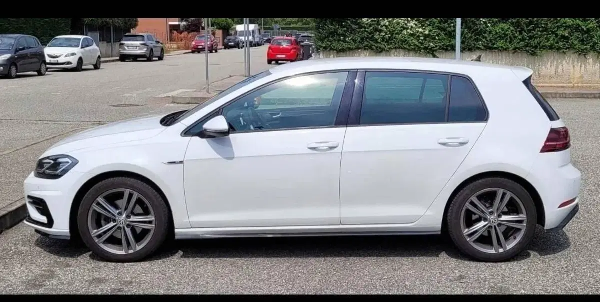 Volkswagen e-Golf usata a Napoli (7)