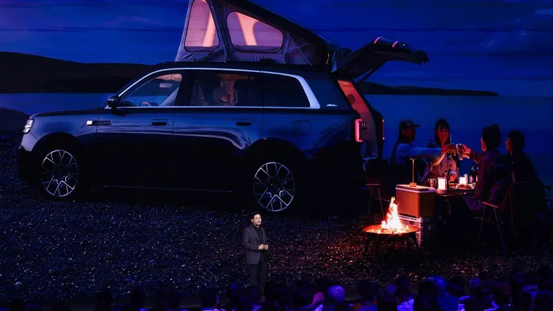 Xiaomi Skynomad N90 Max, il SUV cinese che diventa un camper con un tetto elettrico