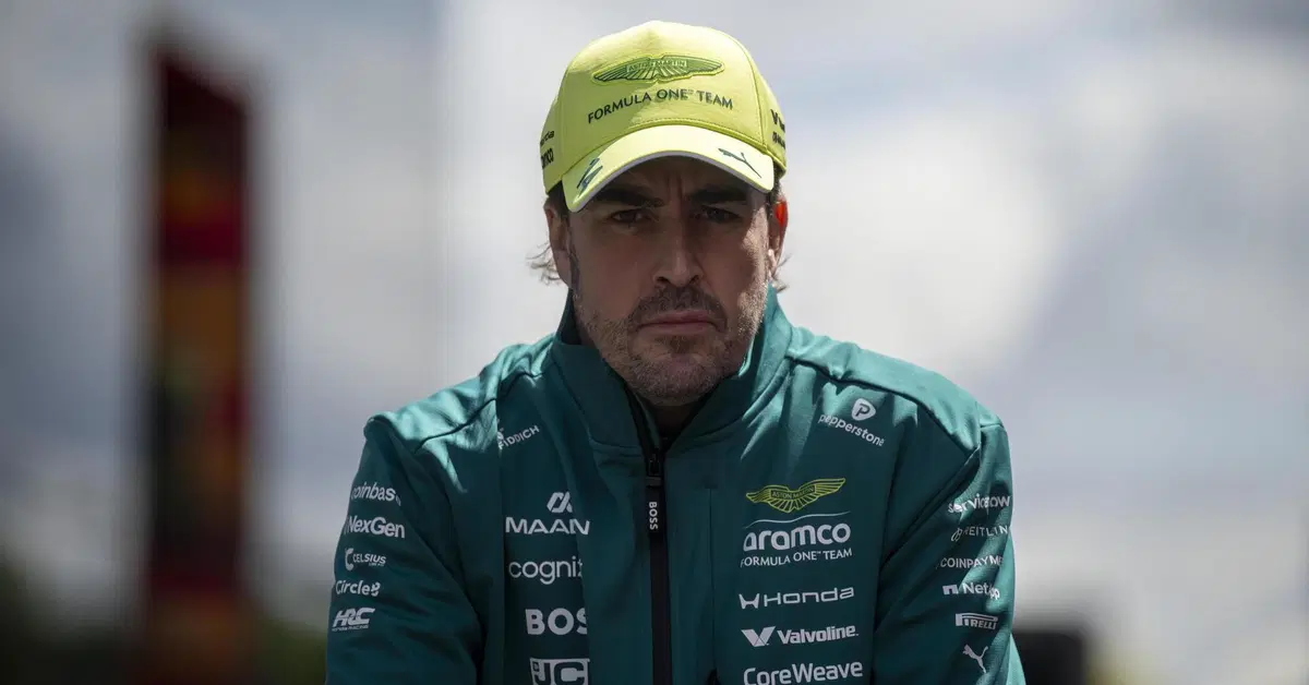Alonso scuote Madrid: 'Il mio futuro? Valuto il WEC'. E commuove sul passato: 'Nel 2001 mi seguivano solo in tedesco perché in Spagna non trasmettevano la F1'